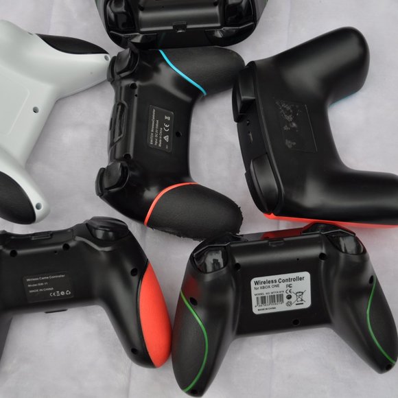 Controllers Lot of 6 Nintendo and Xbox Wireless Controls - Picture 6 of 6